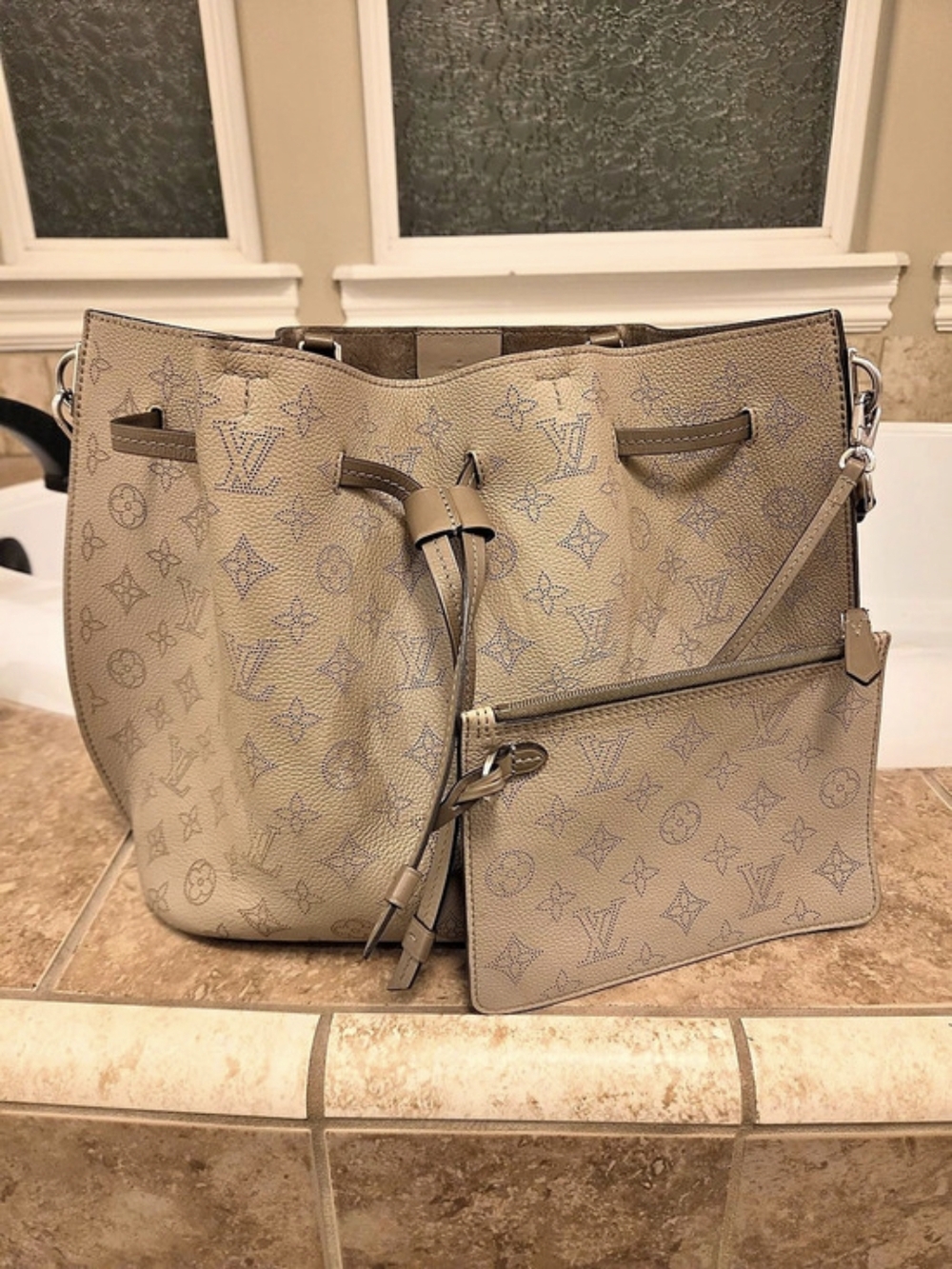 Louis Vuitton Mahina Girolata Handbag GORGEOUS tan